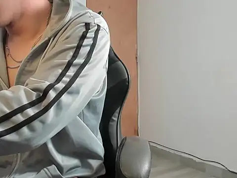 leo030809 online show from 04/17/26, 03:04