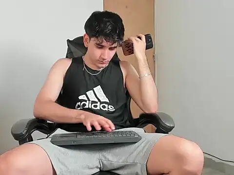 leo030809 online show from 04/20/26, 04:54