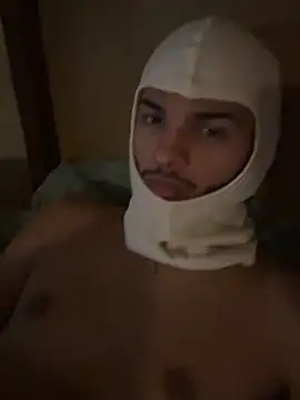 Snapshot of La_Compota07 chatting on 12/19/25, 07:43 La Compota07 online show from 12/19/25, 07:43