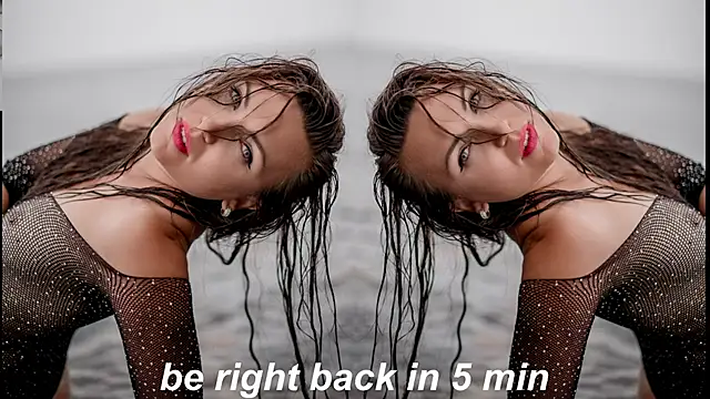 Snapshot of -DIVORA- chatting on 02/20/25, 10:04 -DIVORA- online show from 02/20/25, 10:04