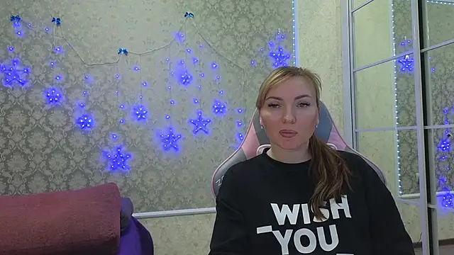 Snapshot of -DIVORA- chatting on 02/21/25, 06:59 -DIVORA- online show from 02/21/25, 06:59