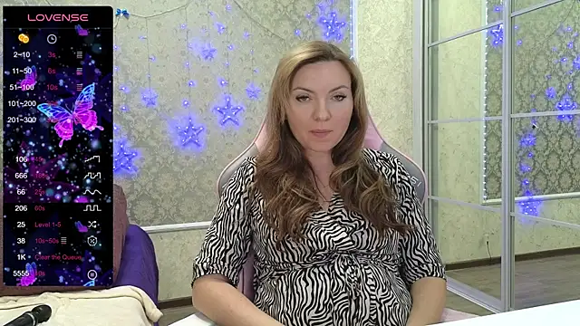 Snapshot of -DIVORA- chatting on 03/01/25, 06:43 -DIVORA- online show from 03/01/25, 06:43