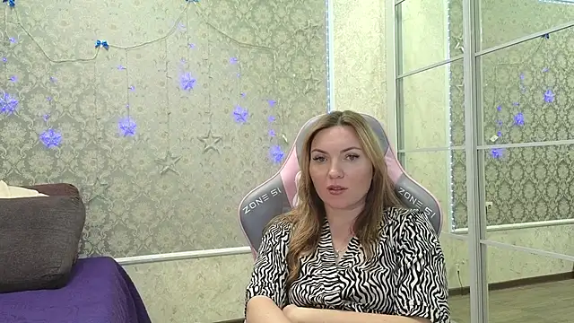 Snapshot of -DIVORA- chatting on 03/09/25, 07:59 -DIVORA- online show from 03/09/25, 07:59