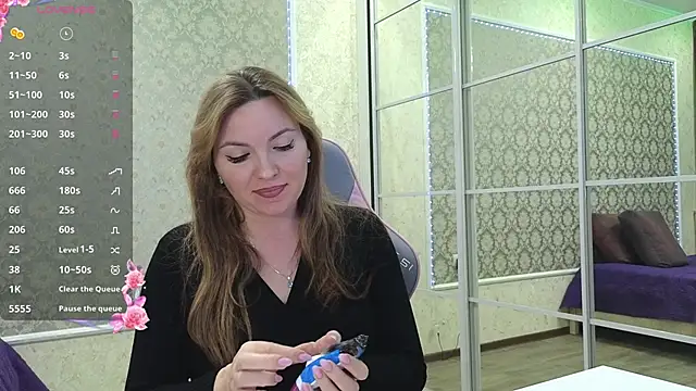 Snapshot of -DIVORA- chatting on 03/19/25, 05:28 -DIVORA- online show from 03/19/25, 05:28