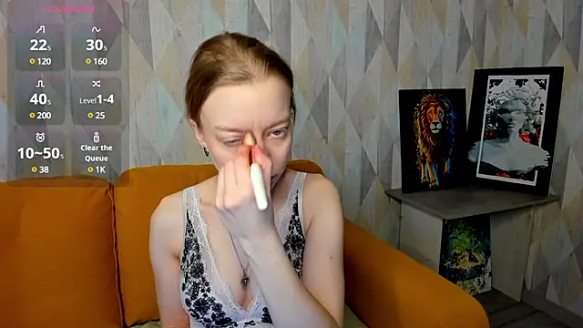 Snapshot of Michelle_Blond chatting on 02/07/25, 07:18 Michelle Blond online show from 02/07/25, 07:18