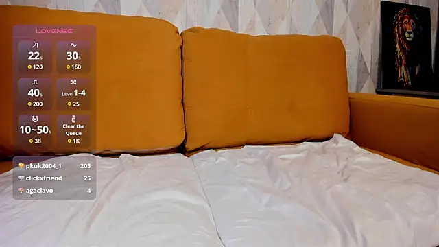 Snapshot of Michelle_Blond chatting on 03/17/25, 10:06 Michelle Blond online show from 03/17/25, 10:06