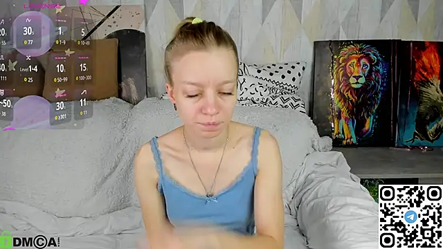 Snapshot of Michelle_Blond chatting on 10/13/25, 08:03 Michelle Blond online show from 10/13/25, 08:03