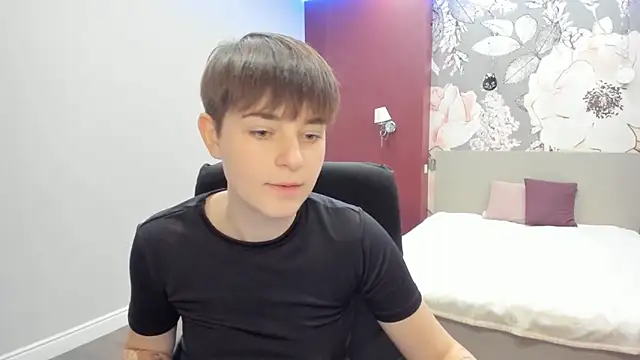 EmiliaYours online show from 11/21/25, 02:38