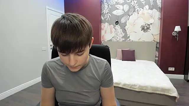 EmiliaYours online show from 11/22/25, 02:49