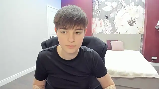 EmiliaYours online show from 11/25/25, 03:01