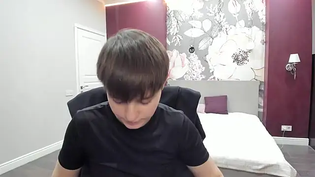 EmiliaYours online show from 01/19/26, 04:00