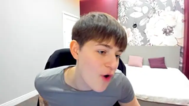 EmiliaYours online show from 02/14/26, 03:20