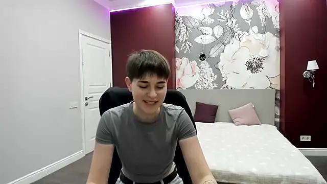 EmiliaYours online show from 03/06/26, 03:08