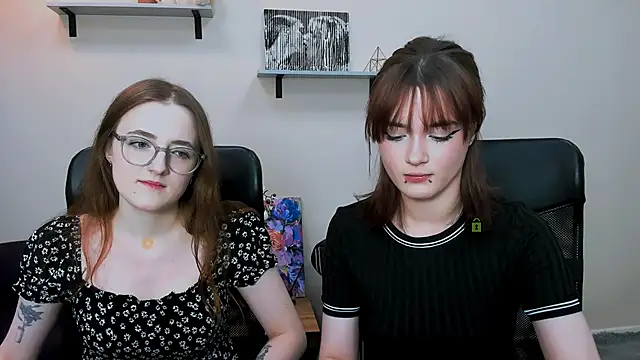 luna berryy online show from 12/06/24, 08:07