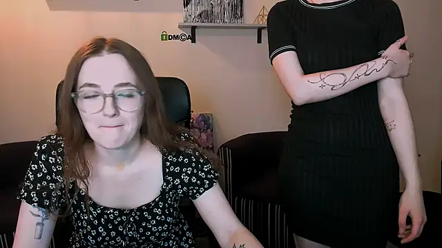 luna berryy online show from 12/06/24, 11:14