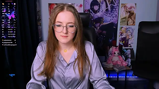 luna berryy online show from 12/14/24, 10:50