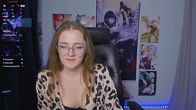 luna berryy online show from 12/22/24, 01:55