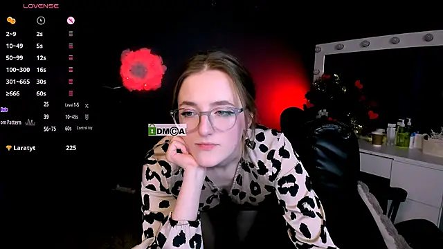 luna berryy online show from 02/21/25, 02:39