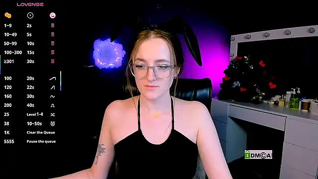 luna berryy online show from 02/22/25, 05:44