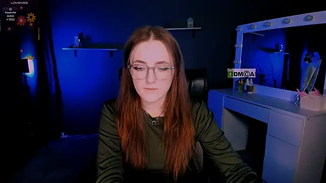 luna berryy online show from 03/10/25, 08:34