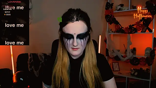 luna berryy online show from 10/23/25, 07:23