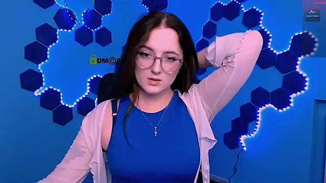 luna berryy online show from 12/02/25, 08:37