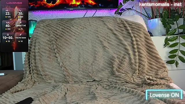 Snapshot of KentsMomAliss chatting on 02/20/25, 11:53 KentsMomAliss online show from 02/20/25, 11:53