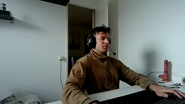 alpha-hunk online show from 03/29/26, 09:20