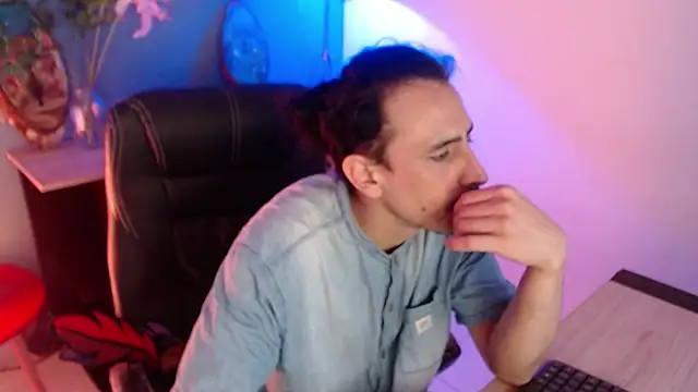 Sr Magnus  online show from 03/19/25, 04:36