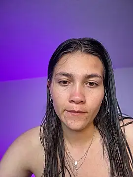 aurora divine online show from 05/15/26, 06:59