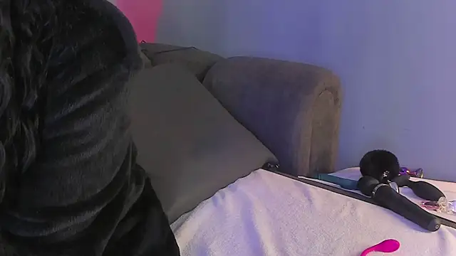 Snapshot of maddy_walker chatting on 01/15/25, 03:22 maddy walker online show from 01/15/25, 03:22