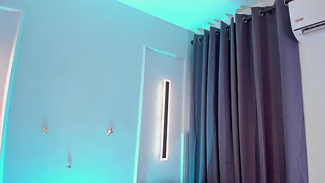 Snapshot of maddy_walker chatting on 09/16/25, 08:43 maddy walker online show from 09/16/25, 08:43