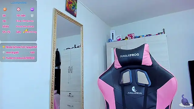 Lucyy-hess online show from 12/19/24, 06:23