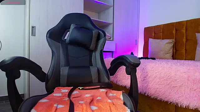 alexiaaross online show from 12/10/24, 02:48