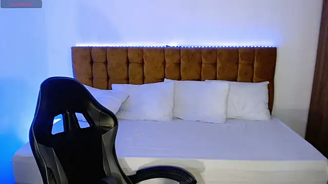 alexiaaross online show from 10/02/25, 04:19