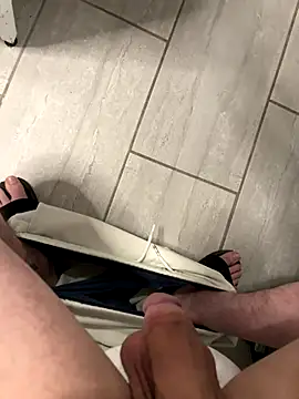 bigbeast19393 online show from 11/22/25, 04:33