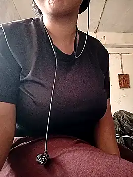 ruhi2003 online show from 02/14/25, 12:36