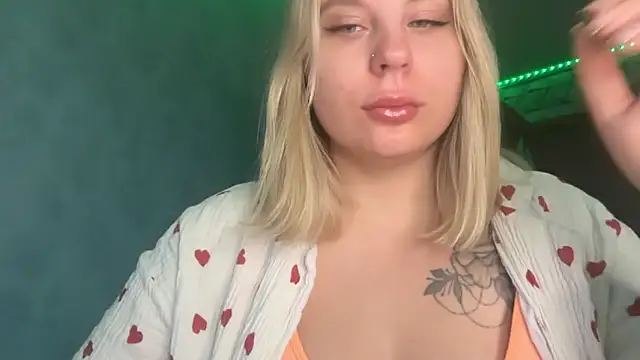 Thalia  Star online show from 10/22/25, 05:52