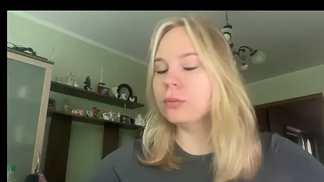 Thalia  Star online show from 03/25/26, 06:30