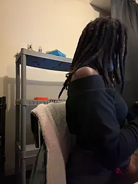 choclatepeaach online show from 11/10/25, 12:42