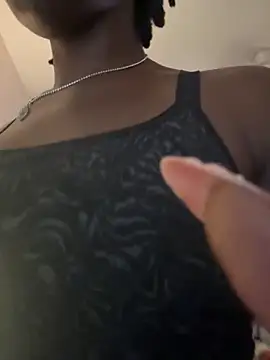 choclatepeaach online show from 04/17/26, 05:27