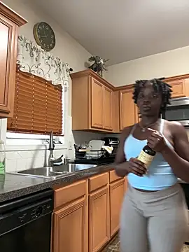 choclatepeaach online show from 04/18/26, 08:53