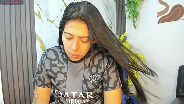 Snapshot of Caro_kitty- chatting on 04/21/26, 01:39 Caro kitty- online show from 04/21/26, 01:39
