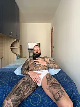 Snapshot of Gioeltoro89 chatting on 05/01/26, 02:32 Gioeltoro89 online show from 05/01/26, 02:32