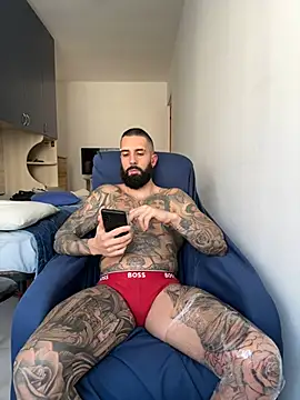 Snapshot of Gioeltoro89 chatting on 05/21/26, 03:30 Gioeltoro89 online show from 05/21/26, 03:30