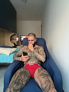 Snapshot of Gioeltoro89 chatting on 06/16/26, 06:10 Gioeltoro89 online show from 06/16/26, 06:10