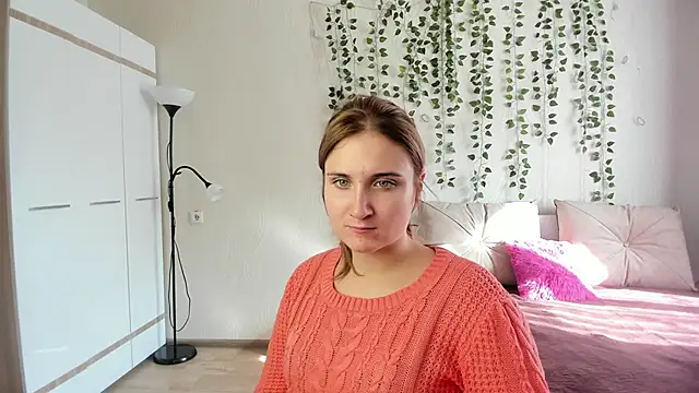 Miss Elsa  online show from 09/23/25, 04:37