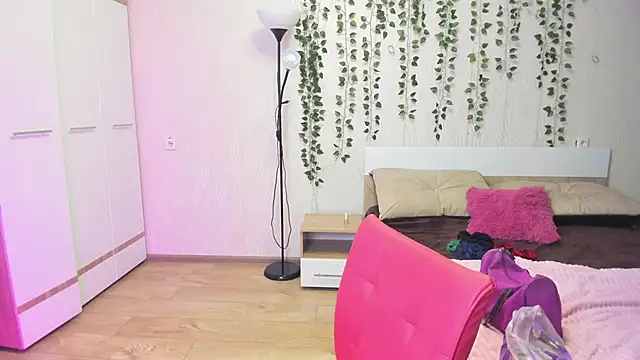 Miss Elsa  online show from 10/03/25, 01:24