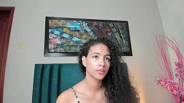 AntonellaHall  online show from 12/05/25, 12:03