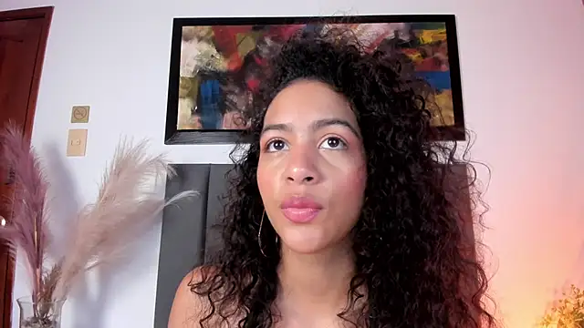Snapshot of AntonellaHall_ chatting on 04/23/26, 06:54 AntonellaHall online show from 04/23/26, 06:54